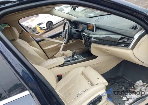 2015 BMW X5 xDrive50I z USA, uszkodzony, nr VIN 5UXKR6C56F0J74896